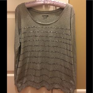 Woman's long sleeved sequin top